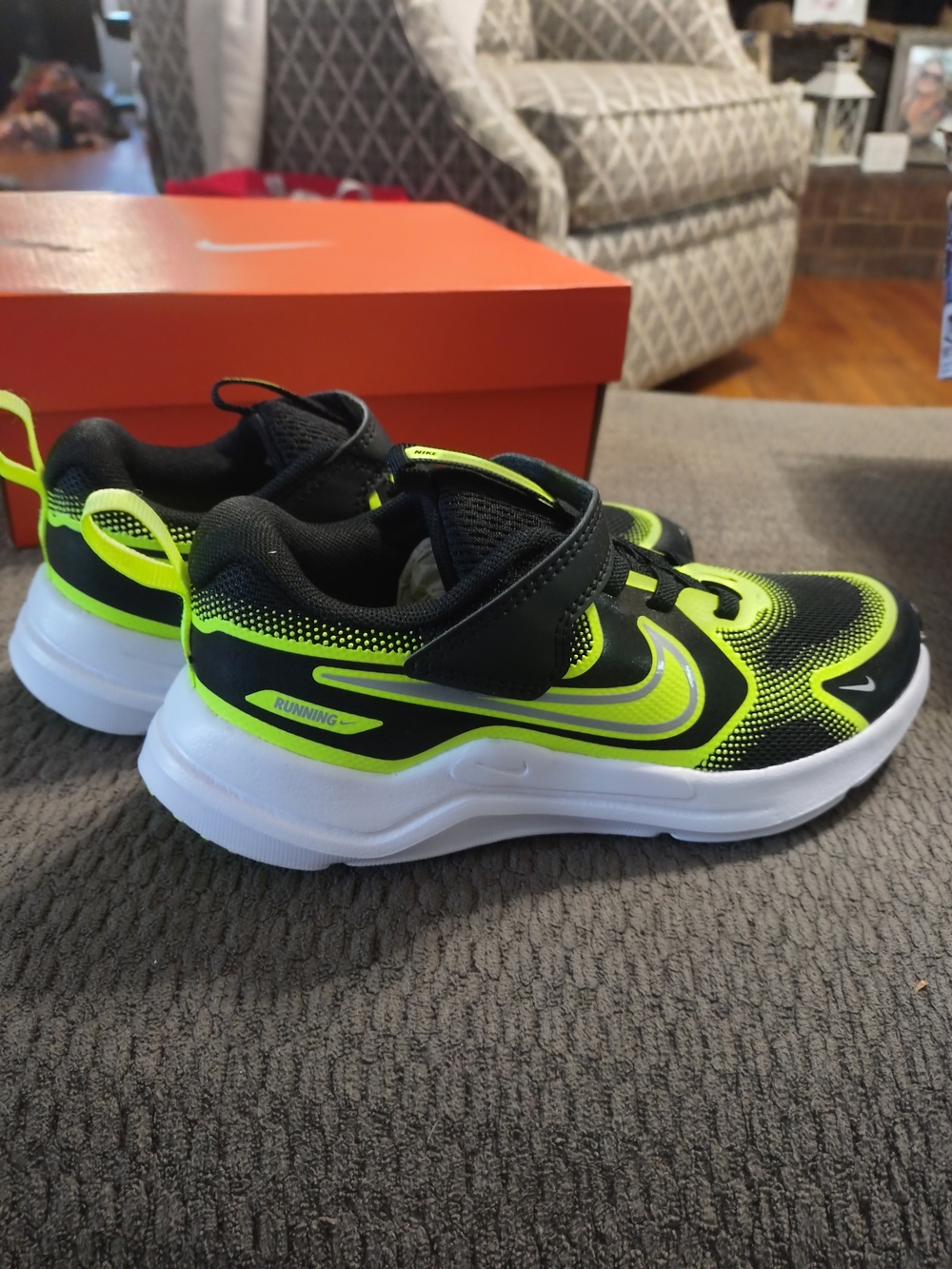 Nike Kids Black and Neon Yellow Hook-and-Loop Running Sneakers